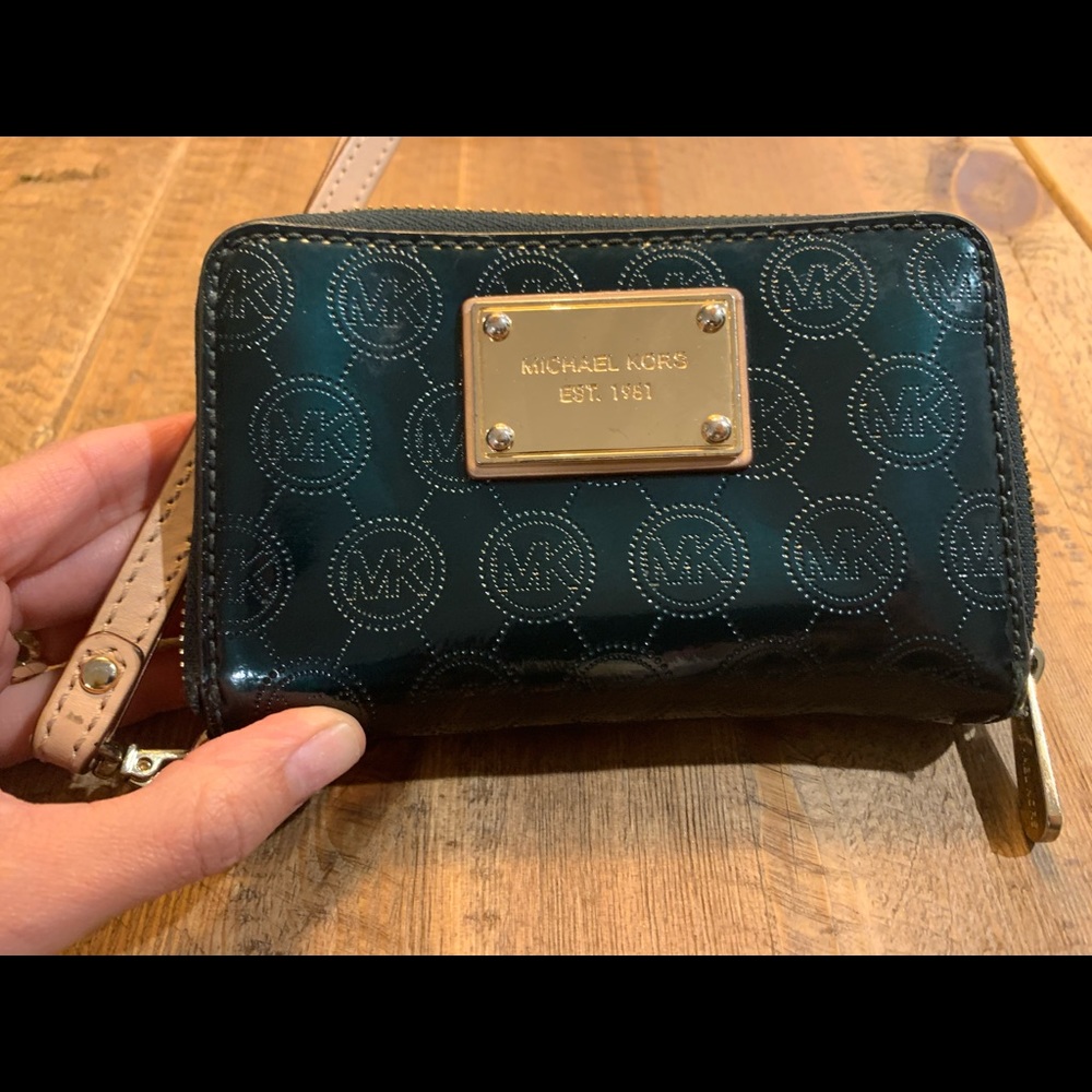 Michael Kors wallet in Dark Green With gold trim